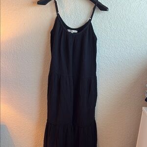 Xirena Elegant Black Sleeveless Dress